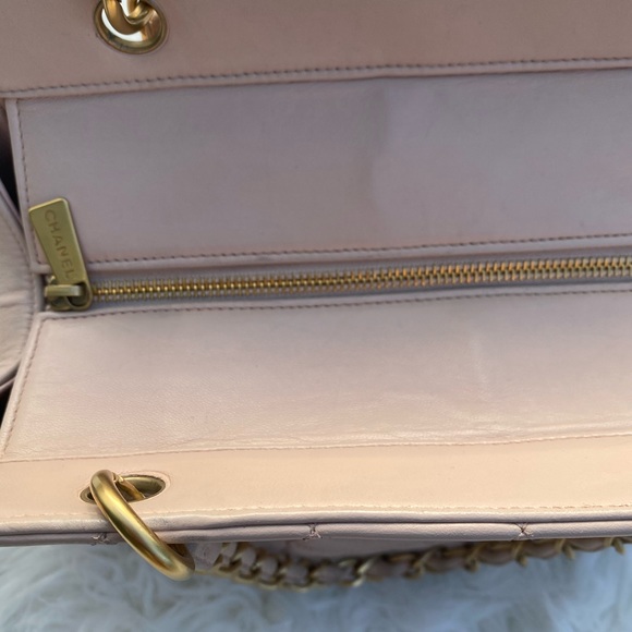 🚫SOLD🚫Authentic Chanel Timeless Petit Tote - Picture 3 of 16